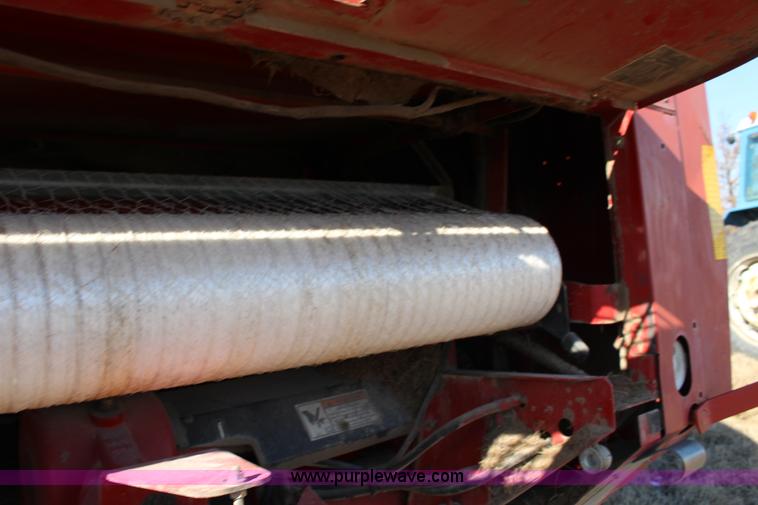 image for item L6628 2005 New Holland BR750 round baler