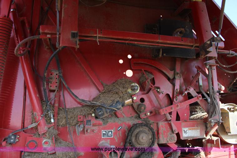 image for item L6628 2005 New Holland BR750 round baler