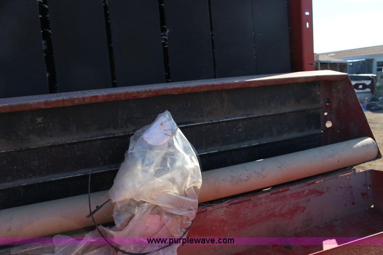 image for item L6628 2005 New Holland BR750 round baler