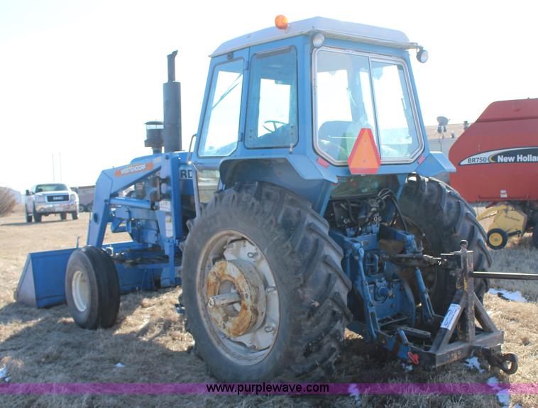 image for item L6629 1981 Ford TW20 tractor