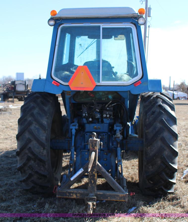 image for item L6629 1981 Ford TW20 tractor