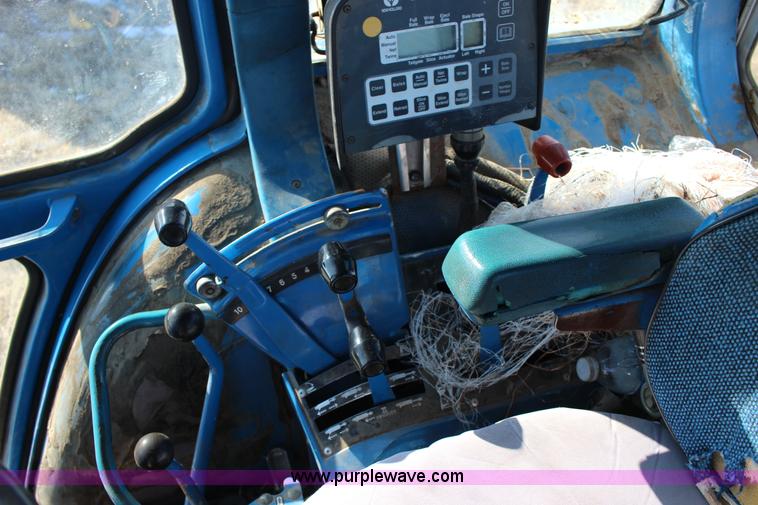 image for item L6629 1981 Ford TW20 tractor