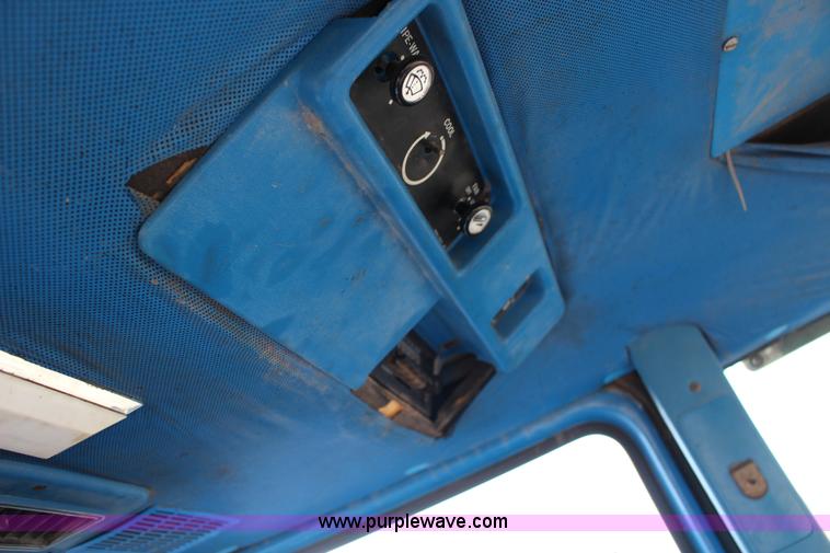 image for item L6629 1981 Ford TW20 tractor