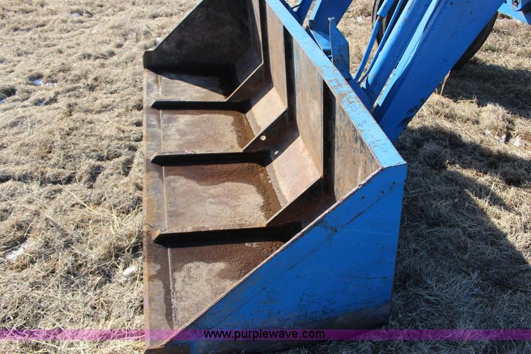 image for item L6629 1981 Ford TW20 tractor