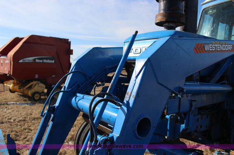 image for item L6629 1981 Ford TW20 tractor