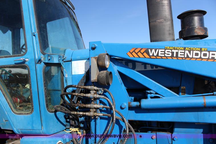 image for item L6629 1981 Ford TW20 tractor