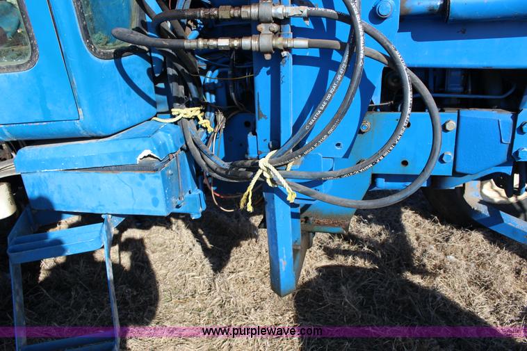 image for item L6629 1981 Ford TW20 tractor