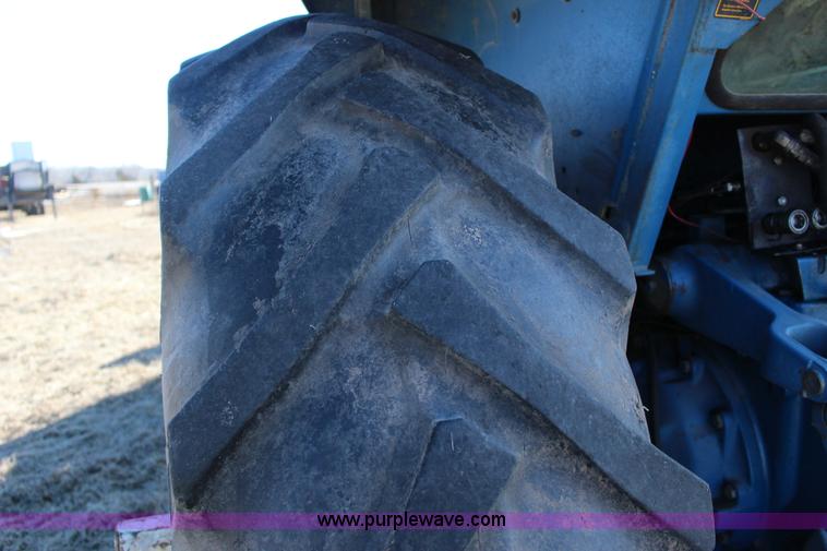 image for item L6629 1981 Ford TW20 tractor