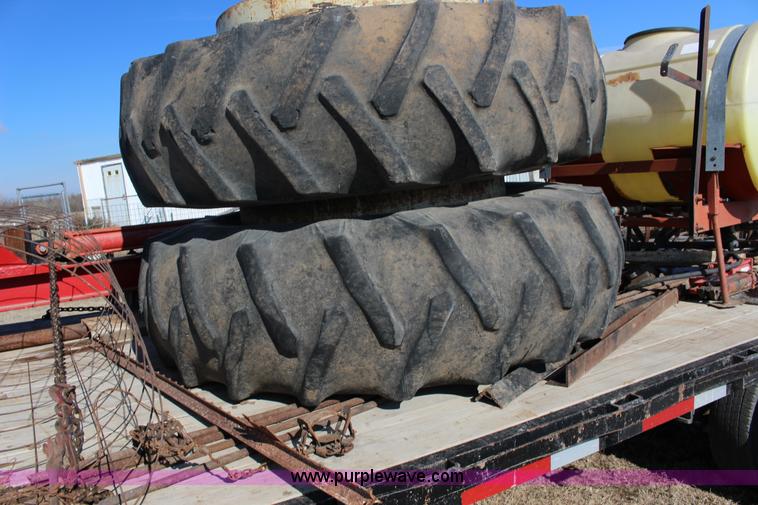 image for item L6629 1981 Ford TW20 tractor