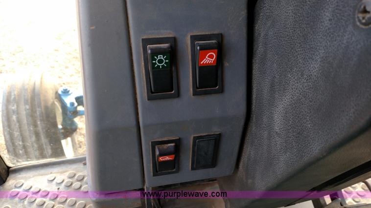 image for item L6640 1994 Ford 7740 Powerstar SL tractor