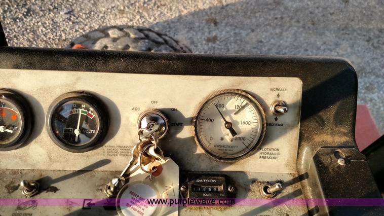 image for item L6645 Hesston 8500 self-propelled swather