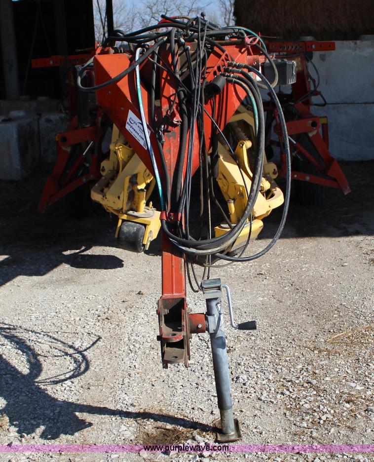 image for item L6655 New Holland 216 twin hay rake