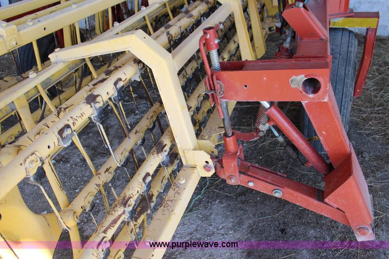 image for item L6655 New Holland 216 twin hay rake