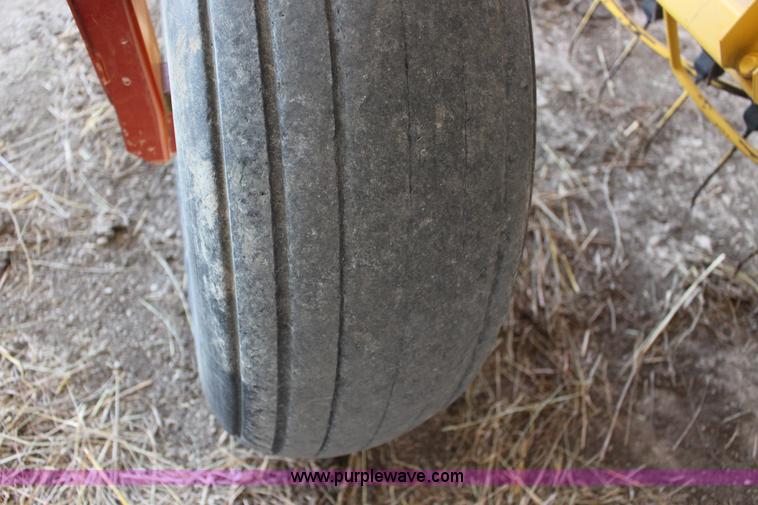 image for item L6655 New Holland 216 twin hay rake