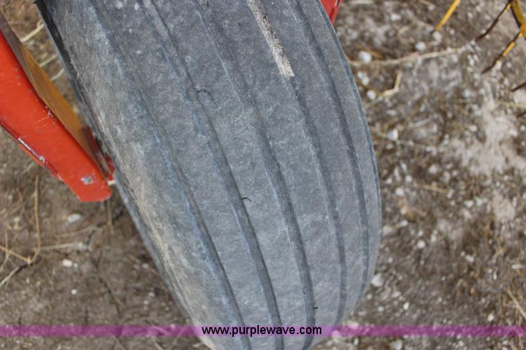 image for item L6655 New Holland 216 twin hay rake