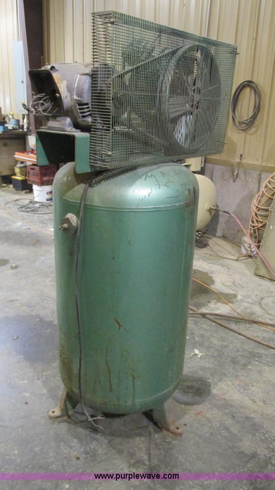 image for item AC9750 Speedaire 5F227A2 air compressor