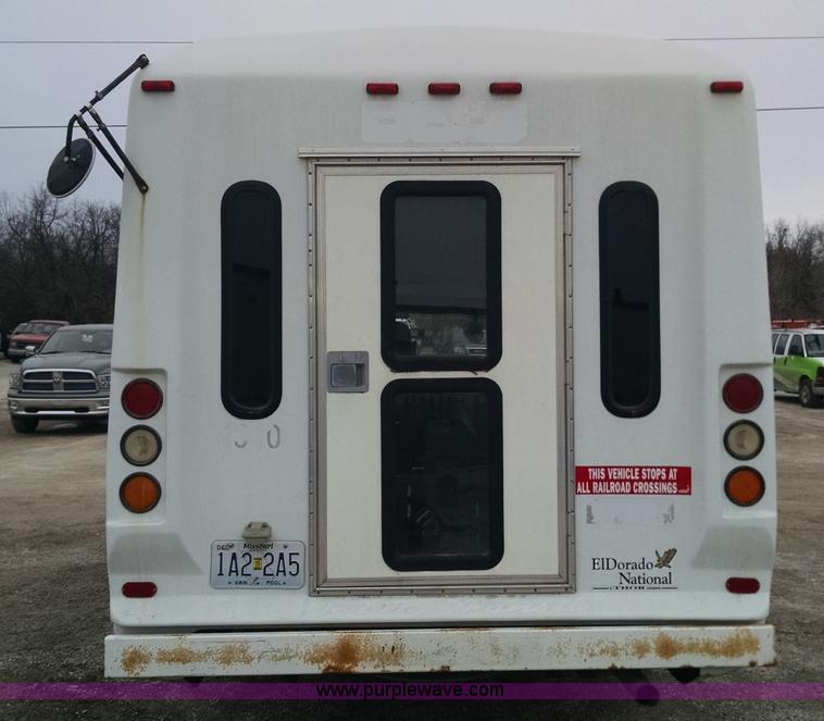 image for item AW9048 2006 Ford E350 Super Duty Aerolite van