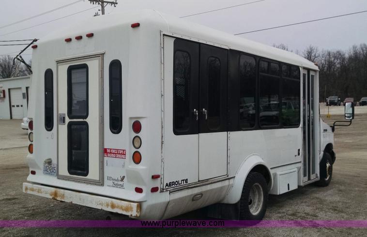image for item AW9048 2006 Ford E350 Super Duty Aerolite van