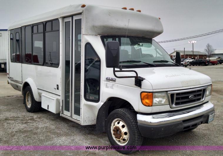 image for item AW9048 2006 Ford E350 Super Duty Aerolite van