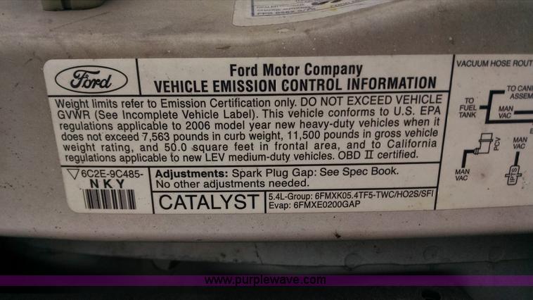 image for item AW9048 2006 Ford E350 Super Duty Aerolite van