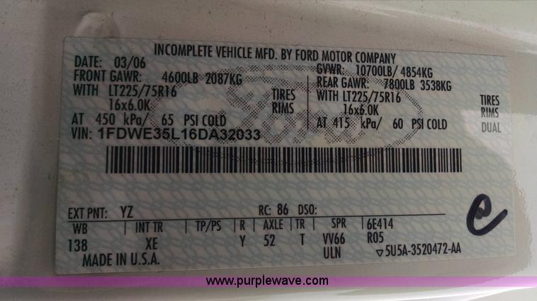 image for item AW9048 2006 Ford E350 Super Duty Aerolite van