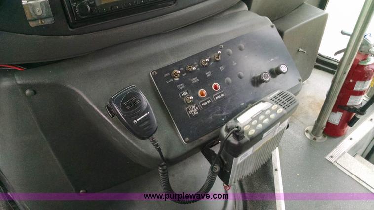 image for item AW9048 2006 Ford E350 Super Duty Aerolite van