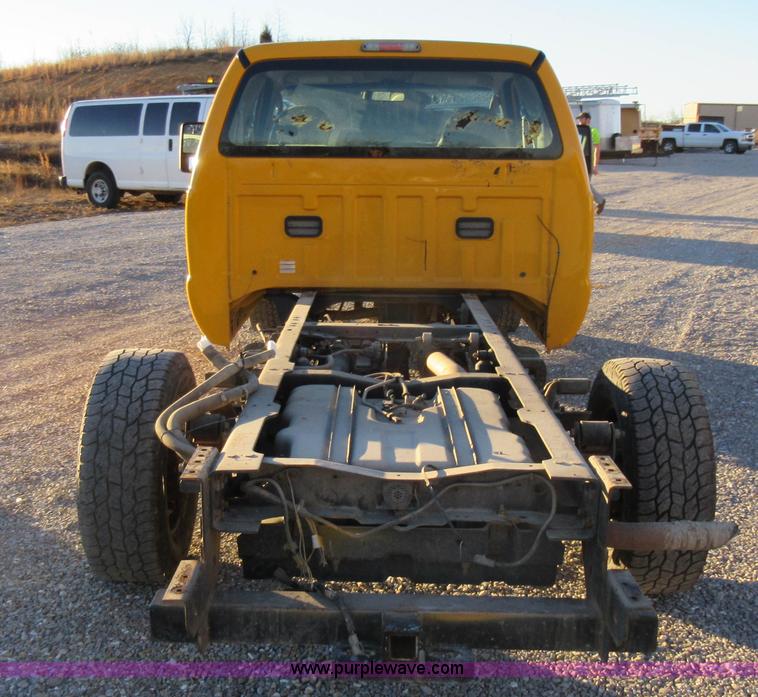 image for item AW9096 2008 Ford F350 SuperCab cab and chassis