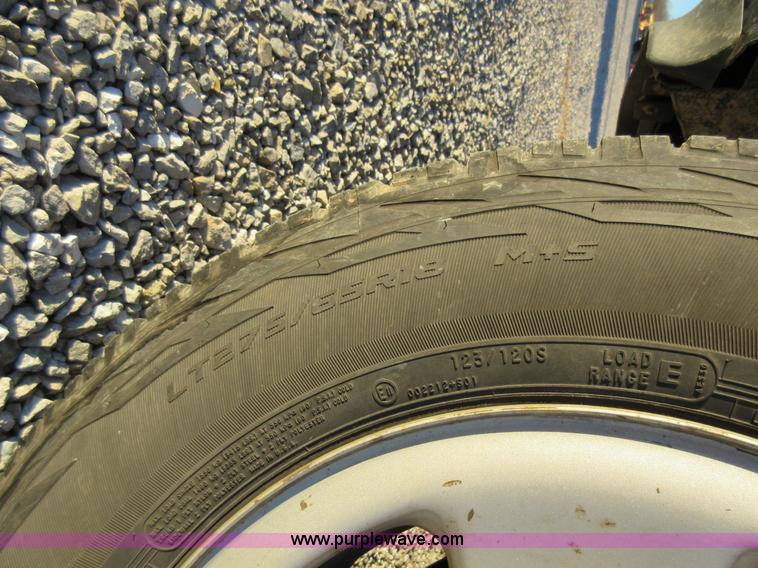 image for item AW9096 2008 Ford F350 SuperCab cab and chassis