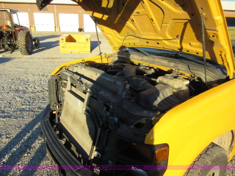 image for item AW9096 2008 Ford F350 SuperCab cab and chassis