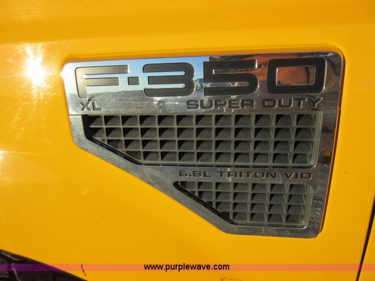 image for item AW9096 2008 Ford F350 SuperCab cab and chassis