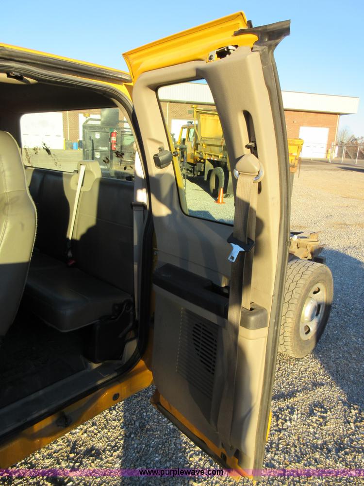 image for item AW9096 2008 Ford F350 SuperCab cab and chassis