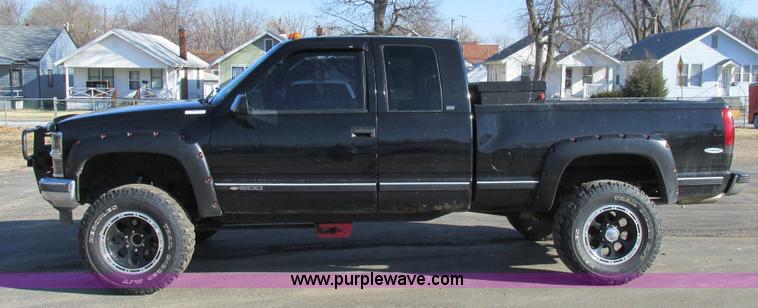 image for item AW9773 1997 Chevrolet 1500 Z71 Ext. Cab pickup truck
