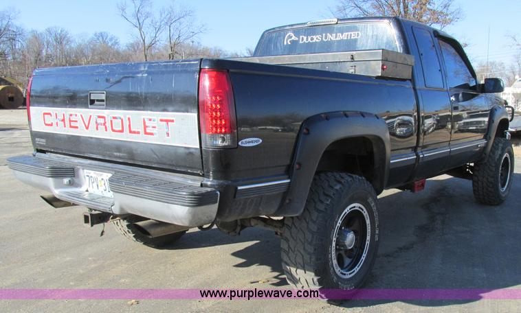 image for item AW9773 1997 Chevrolet 1500 Z71 Ext. Cab pickup truck
