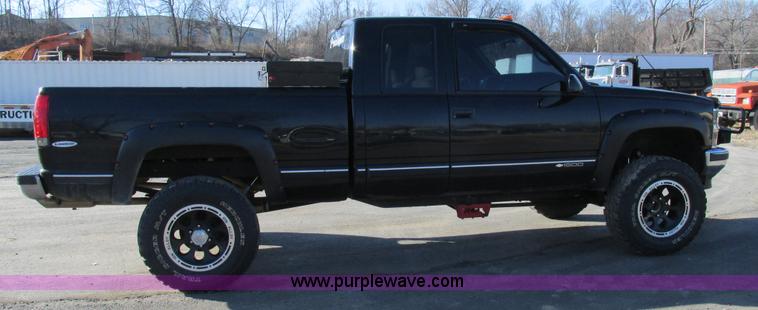 image for item AW9773 1997 Chevrolet 1500 Z71 Ext. Cab pickup truck