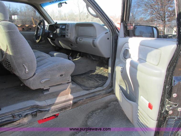 image for item AW9773 1997 Chevrolet 1500 Z71 Ext. Cab pickup truck