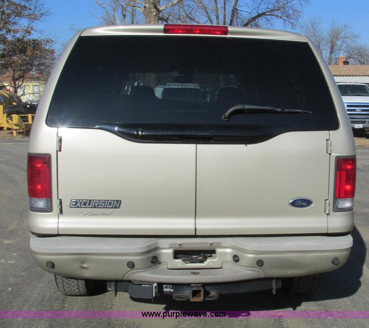 image for item AW9775 2004 Ford Excursion Limited SUV