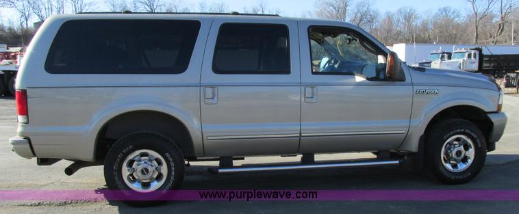 image for item AW9775 2004 Ford Excursion Limited SUV