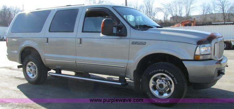 image for item AW9775 2004 Ford Excursion Limited SUV