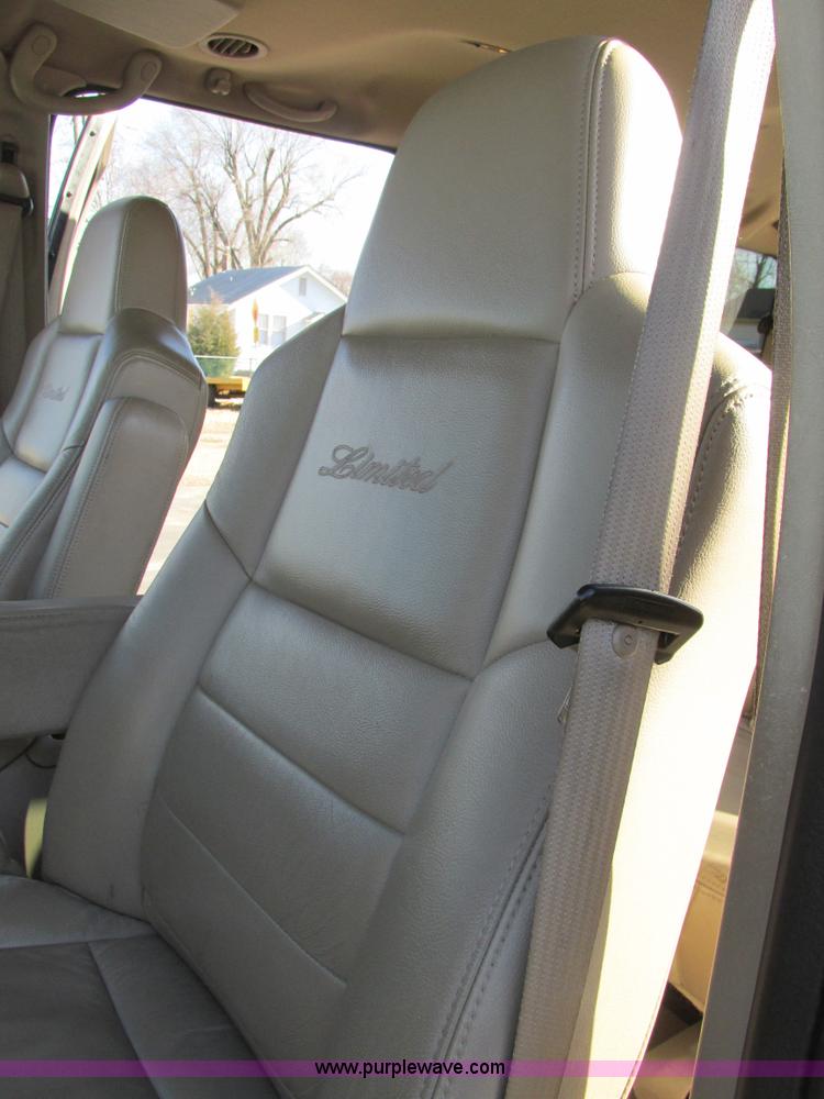 image for item AW9775 2004 Ford Excursion Limited SUV