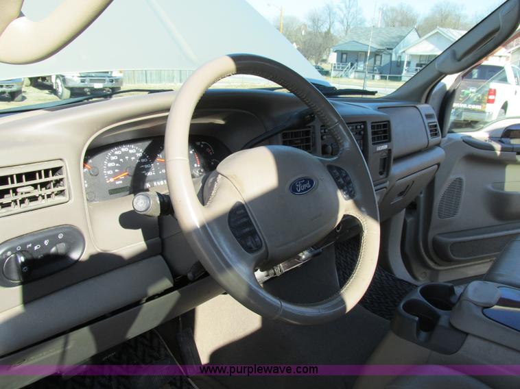 image for item AW9775 2004 Ford Excursion Limited SUV