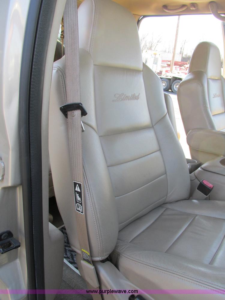 image for item AW9775 2004 Ford Excursion Limited SUV