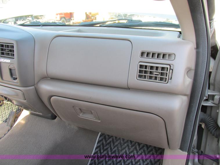 image for item AW9775 2004 Ford Excursion Limited SUV