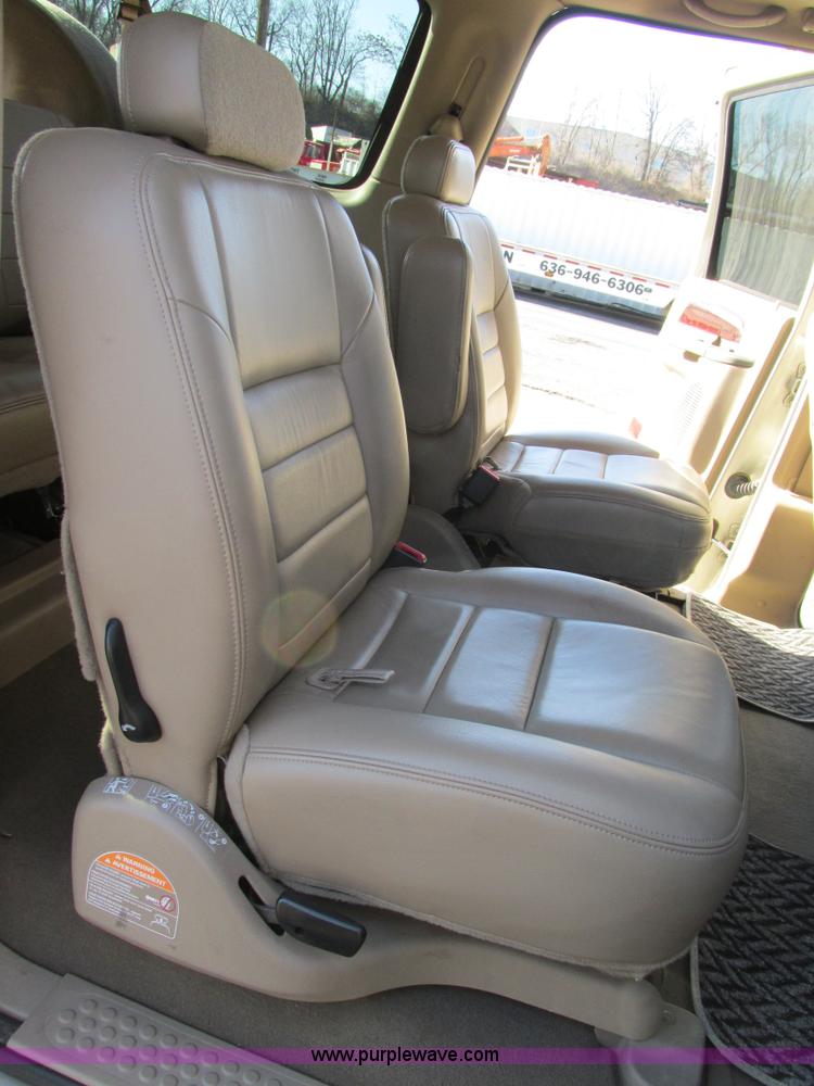image for item AW9775 2004 Ford Excursion Limited SUV
