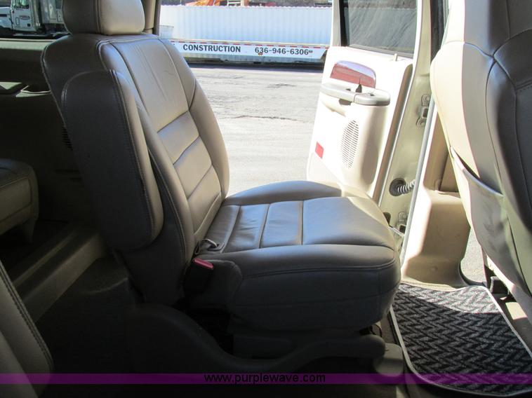 image for item AW9775 2004 Ford Excursion Limited SUV