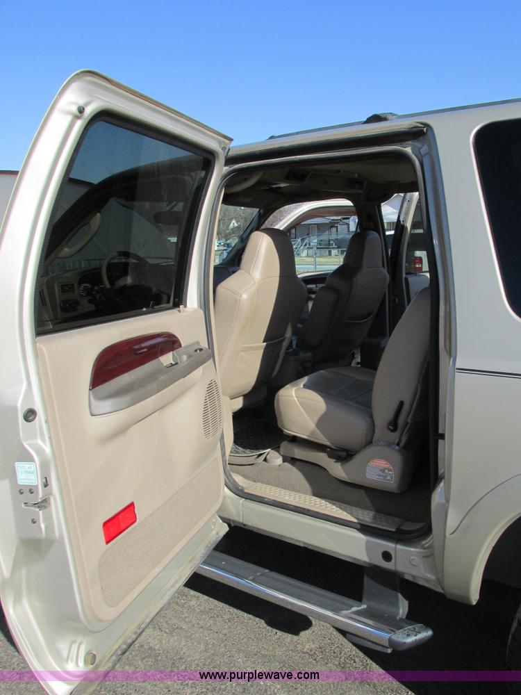 image for item AW9775 2004 Ford Excursion Limited SUV