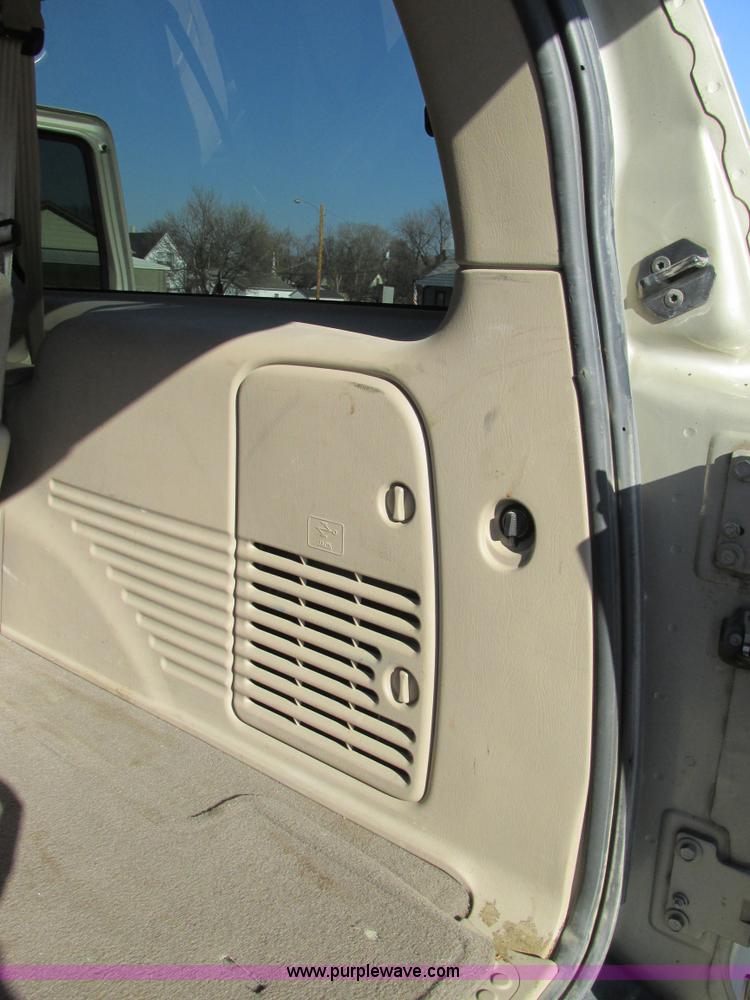 image for item AW9775 2004 Ford Excursion Limited SUV