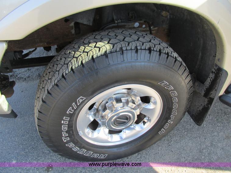 image for item AW9775 2004 Ford Excursion Limited SUV