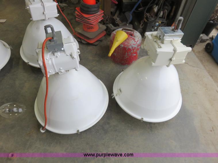 image for item BM9925 (6) 400 watt halogen shop lights