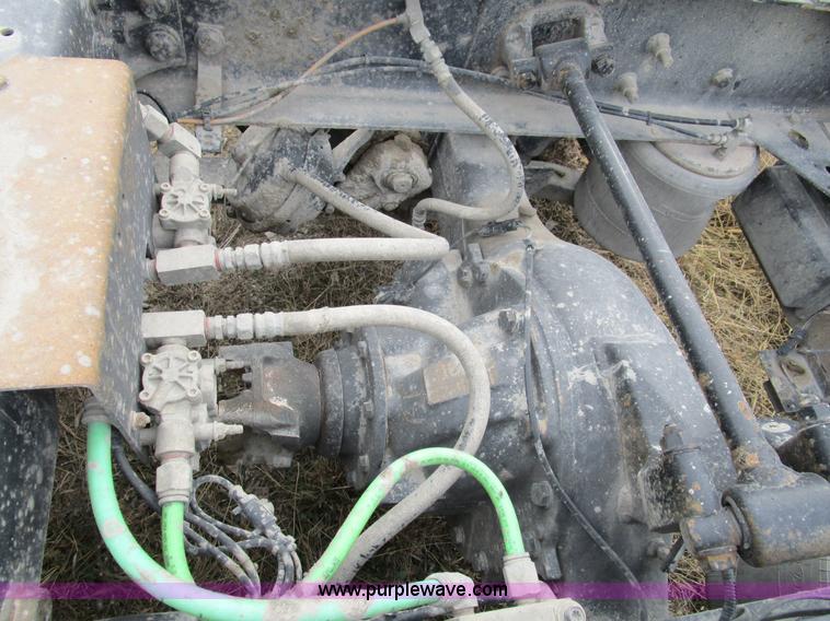 image for item D2299 2007 International 9200i semi truck