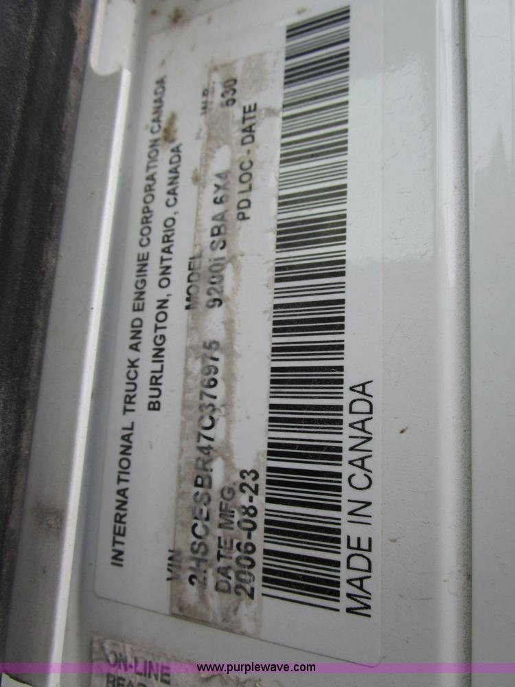image for item D2299 2007 International 9200i semi truck